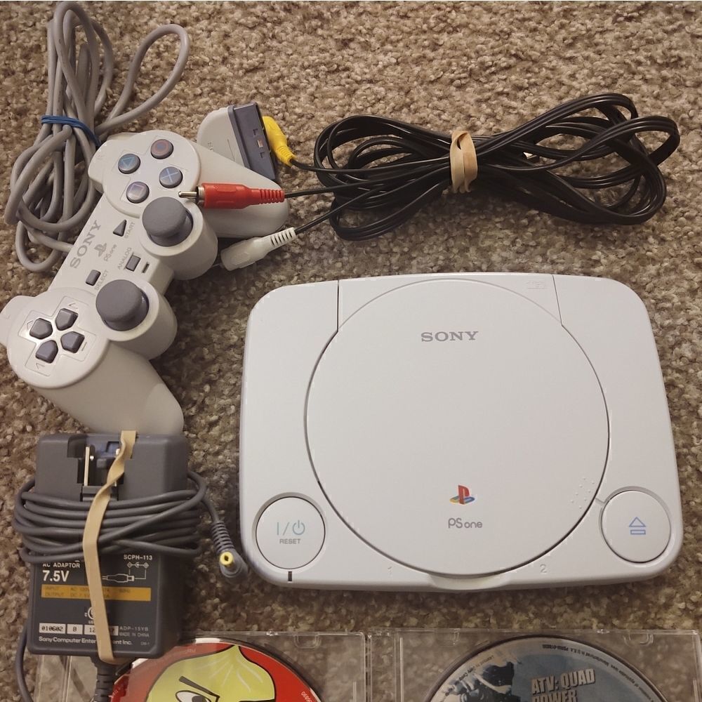 PS One Slim Console With Five Games, PRE-OWNED - Picture 2 of 7